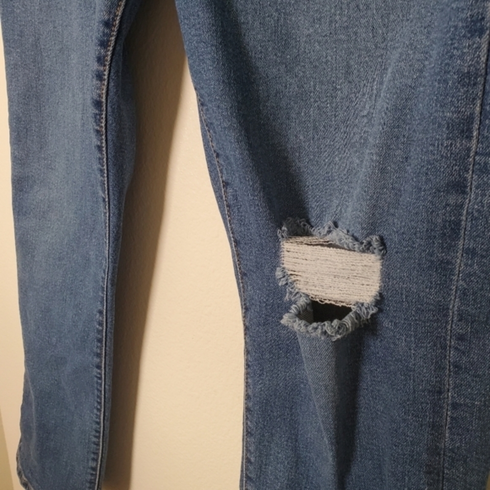 Levi's Women's Button Fly Wedgie Straight Leg Jeans With Distressing‎ - Picture 5 of 10